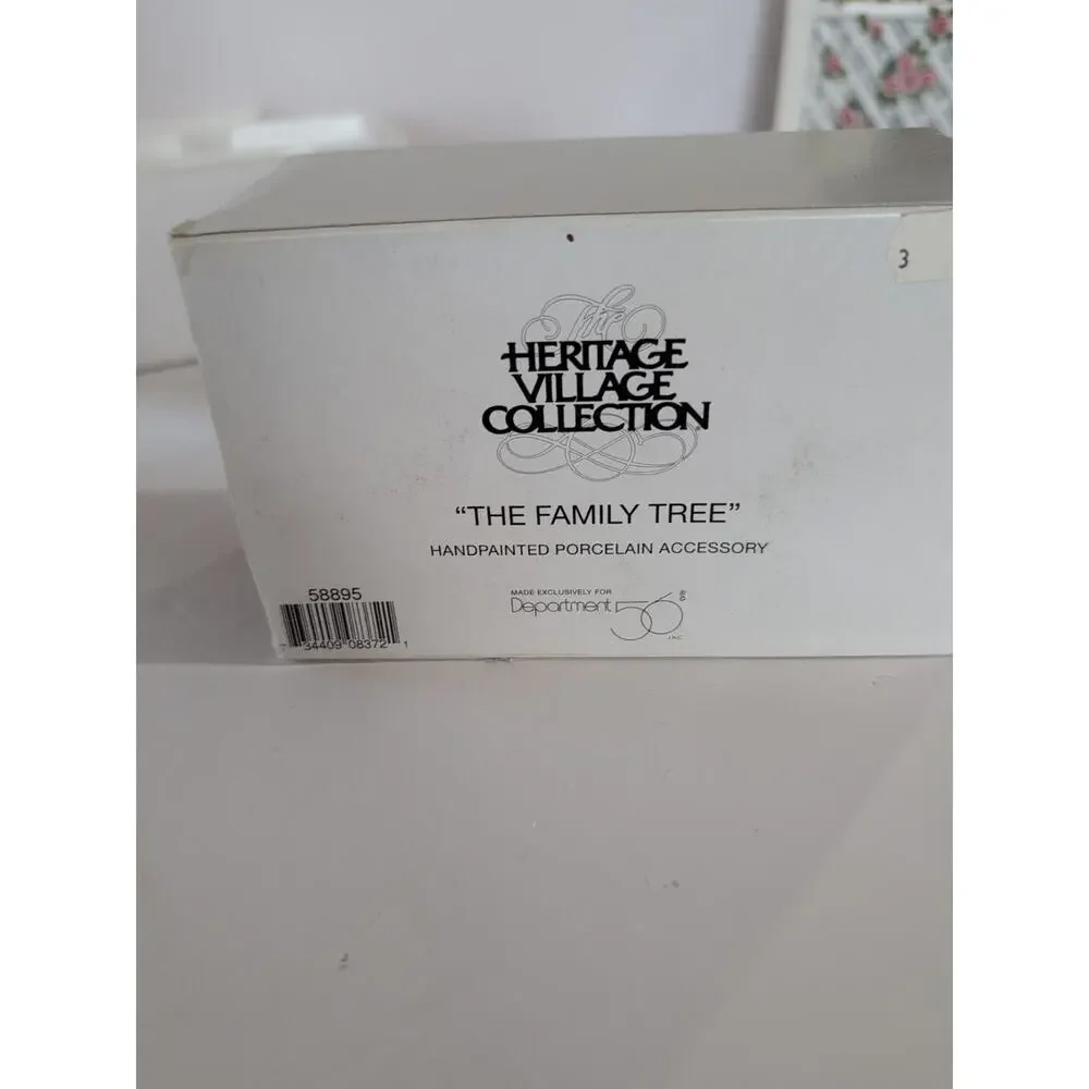 Department 56 'The Family Tree #58895 Heritage Village‎ Coll. RETIRED 2003 W/Box